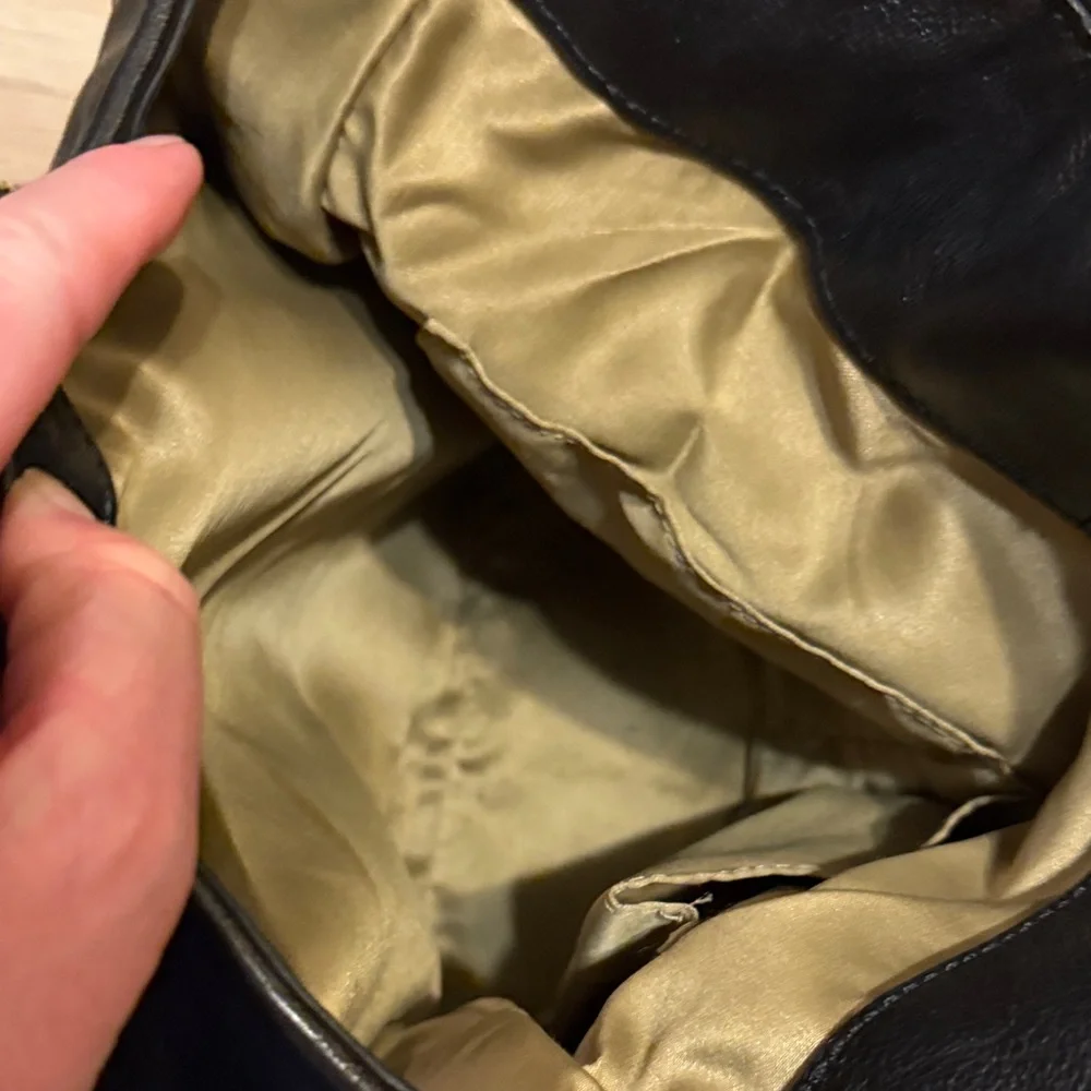 Elegant Coach Tan and Black Women's Bag - Picture 9 of 13